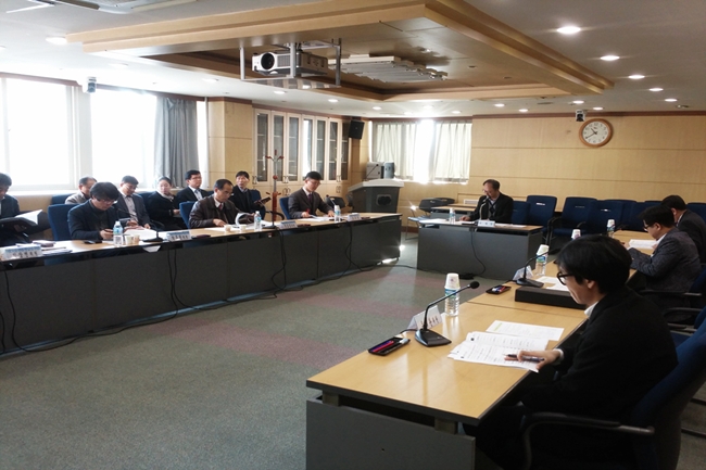 세종시가 지난 18일 시청 회의실에서 제1차 정책자문위원회 건설도시분과 회의를 개최 했다