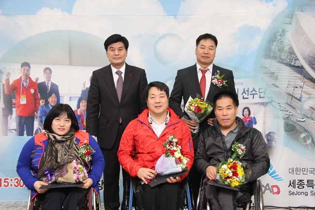 이춘희 장애인체육회 회장이 축사를 하고 있다.